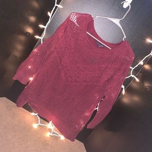 Lose-knit maroon sweater